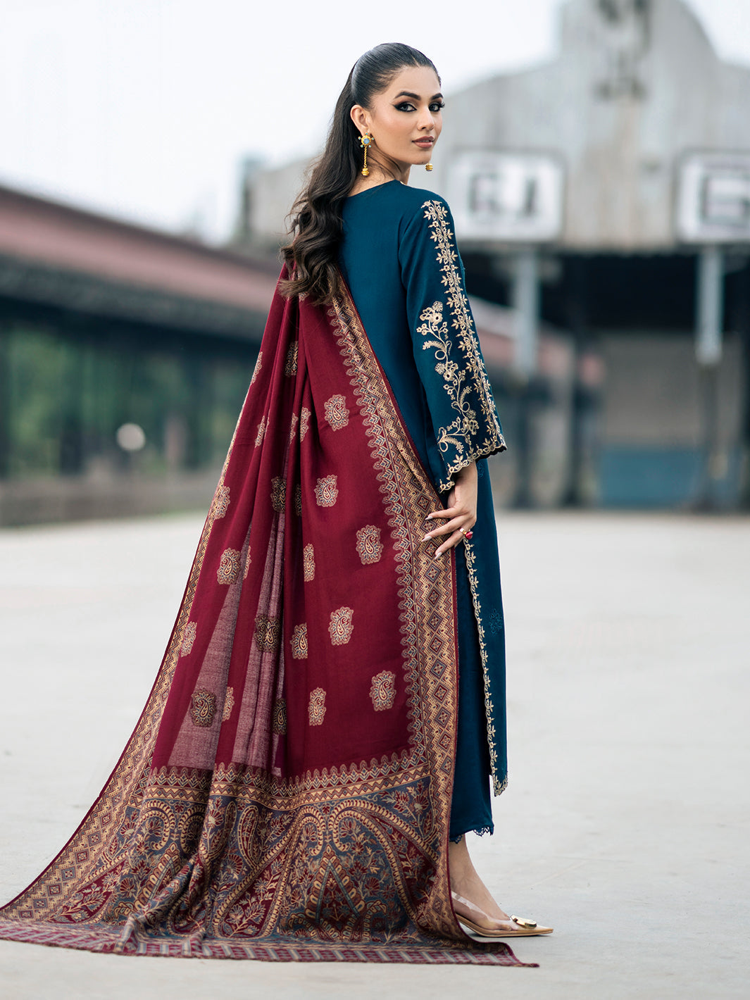 IZEL WINTER UNSTITCHED DHANAK 3PC WITH PRINTED SHAWL