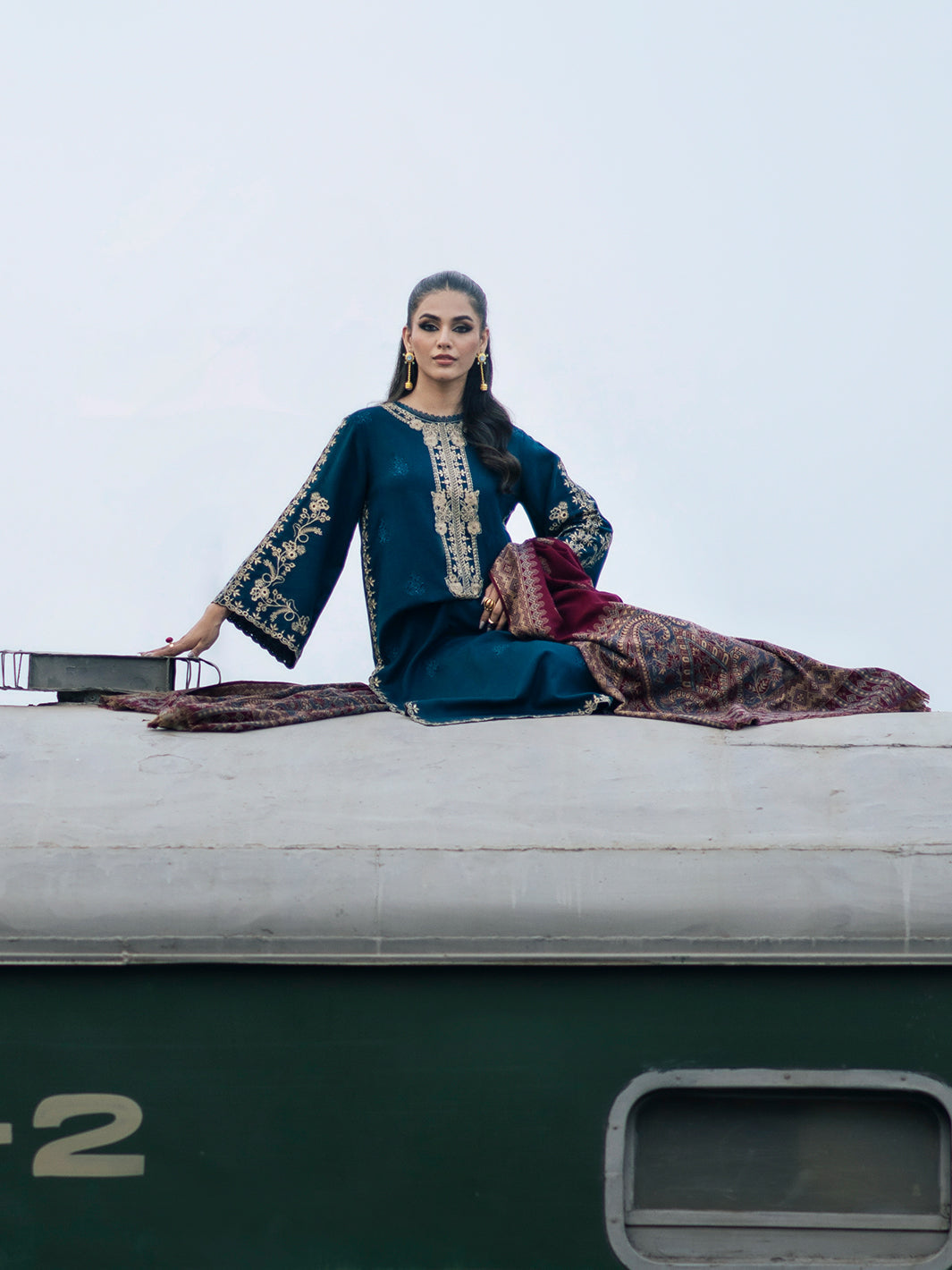 IZEL WINTER UNSTITCHED DHANAK 3PC WITH PRINTED SHAWL