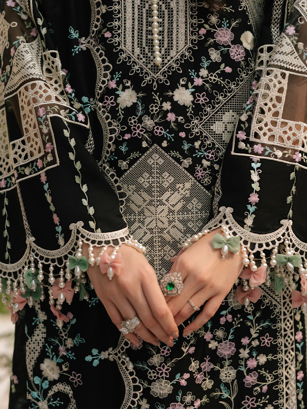 BIN ILYAS DHANAK EMBROIDERED 3PC WITH DHANAK EMBROIDERED SHAWL (SYT-244A)