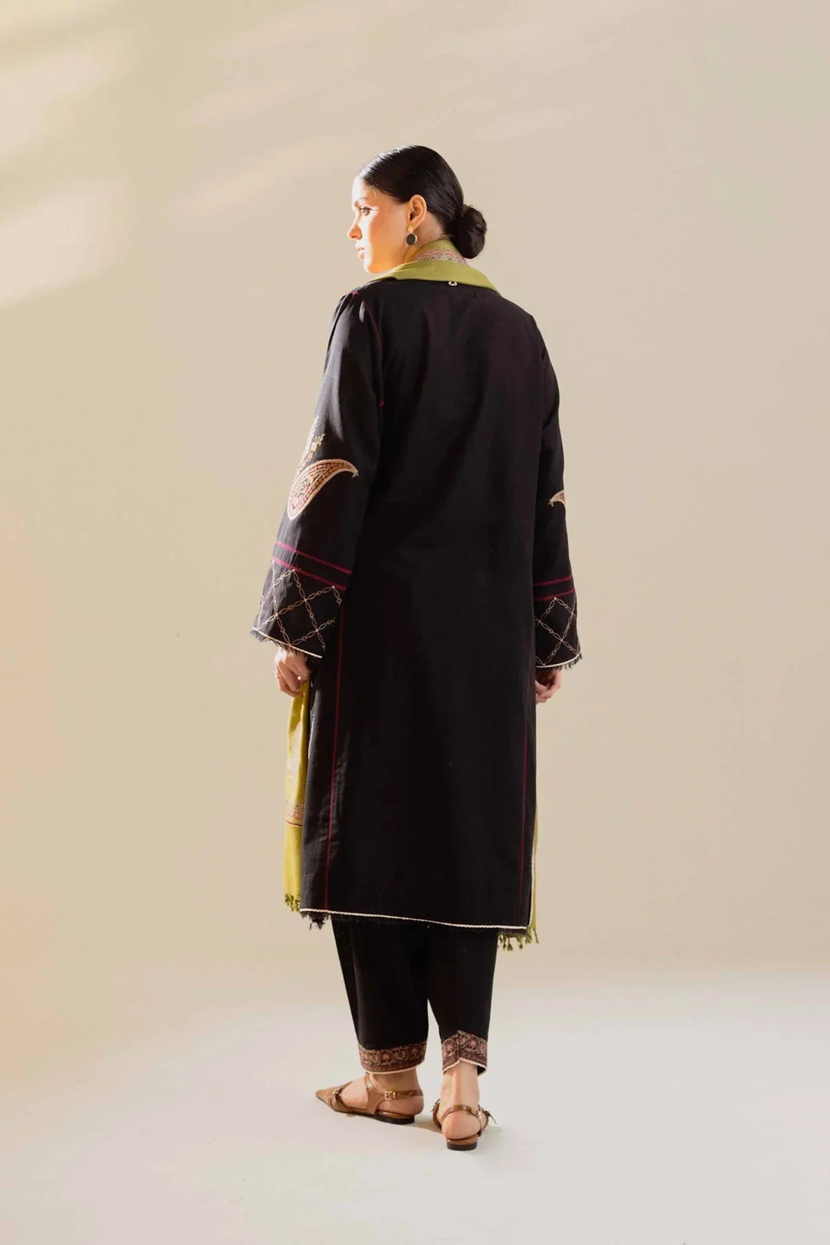 ZARA SHAH JAHAN - 3PC DHANAK EMBROIDERED SHIRT WITH PRINTED SHAWL AND TROUSER