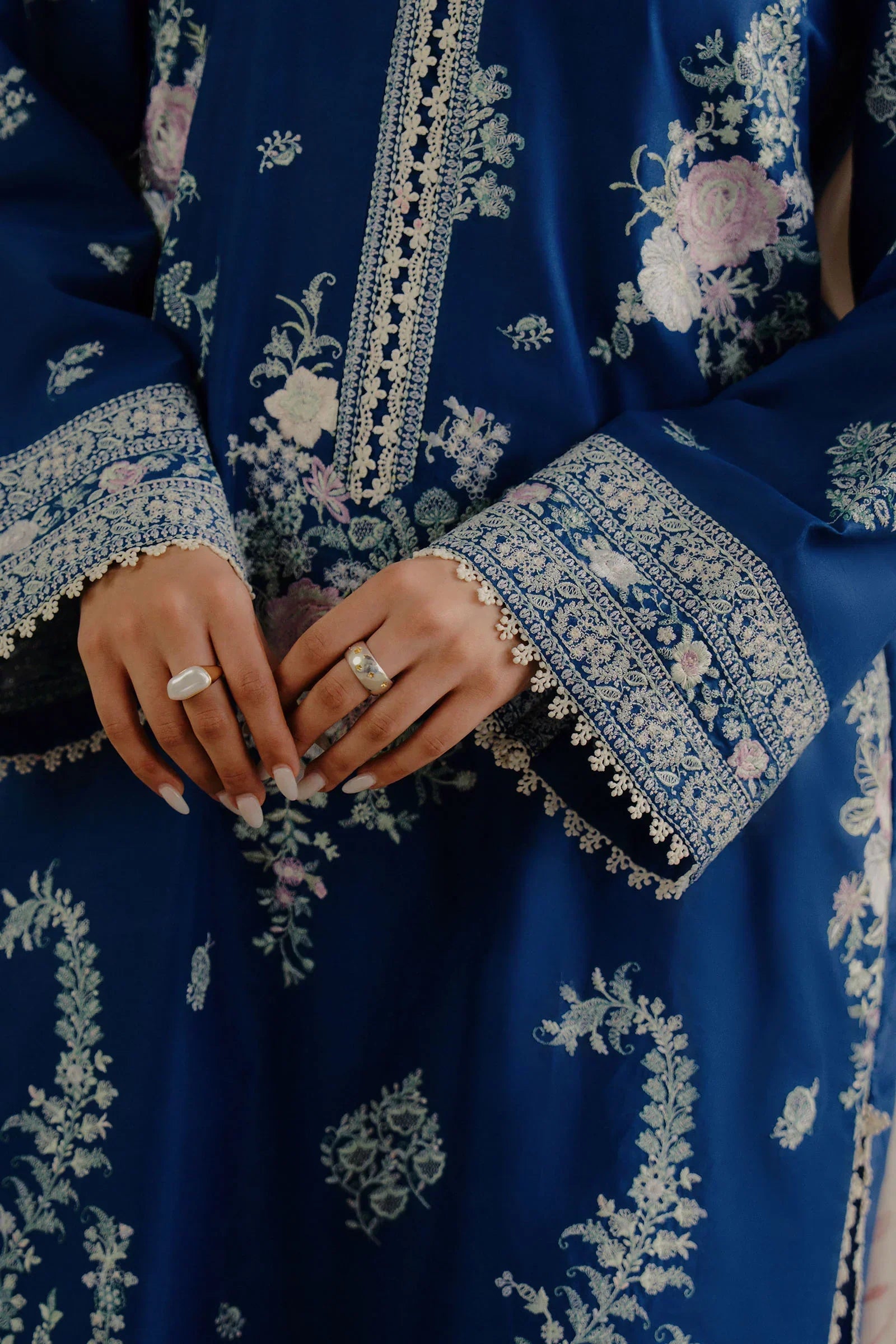 ZARA SHAHJAHAN- 3PC LAWN EMBROIDERED SHIRT WITH PRINTED CHIFFON DUPATTA (SYT-414)