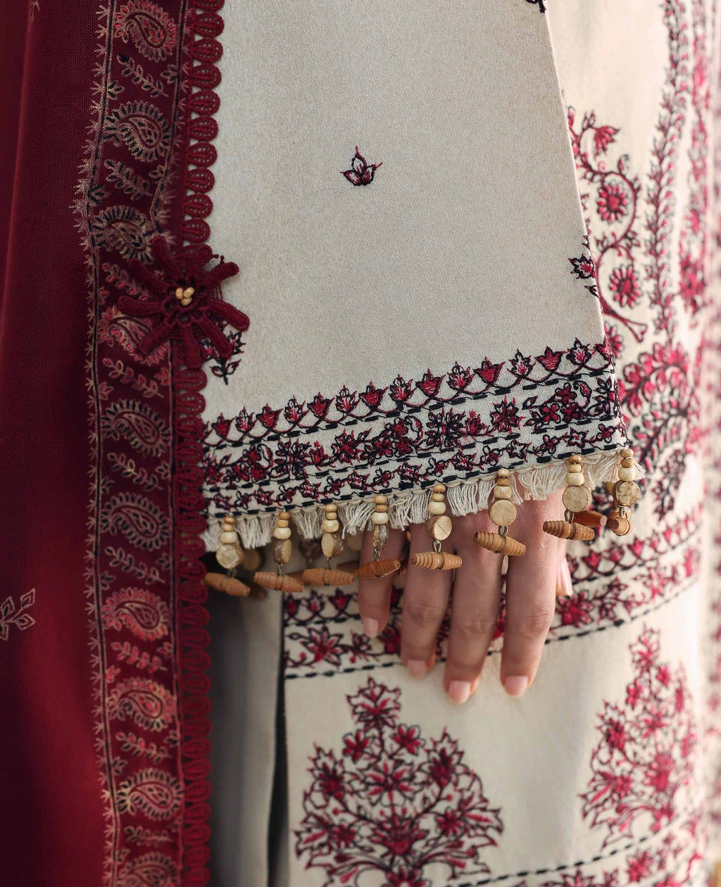 REPUBLIC | LIORA | UNSTITCHED LAWN 3PC (SYT-552)