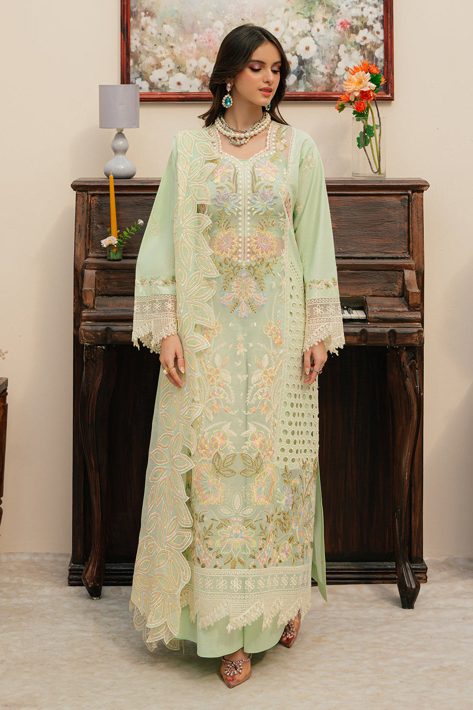 MAHNUR | CAROLINE | 3 PC LUXURY LAWN (SYT-490)