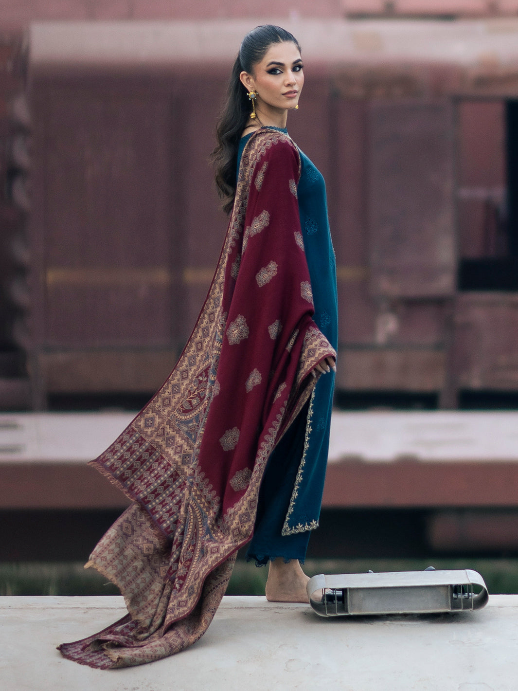 IZEL WINTER UNSTITCHED DHANAK 3PC WITH PRINTED SHAWL