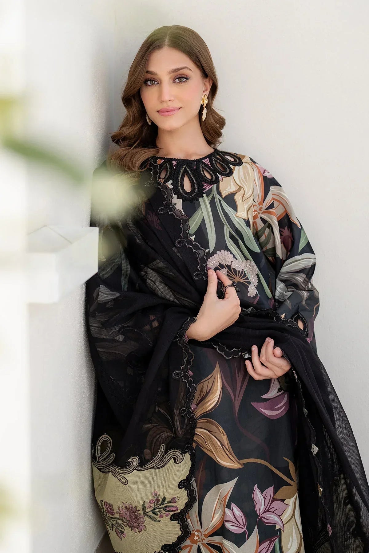 BAROQUE UNSTITCHED LAWN 3PC PATCHES WITH 4 SIDE LACE AND CHIFFON DUPATTA (SYT-498)