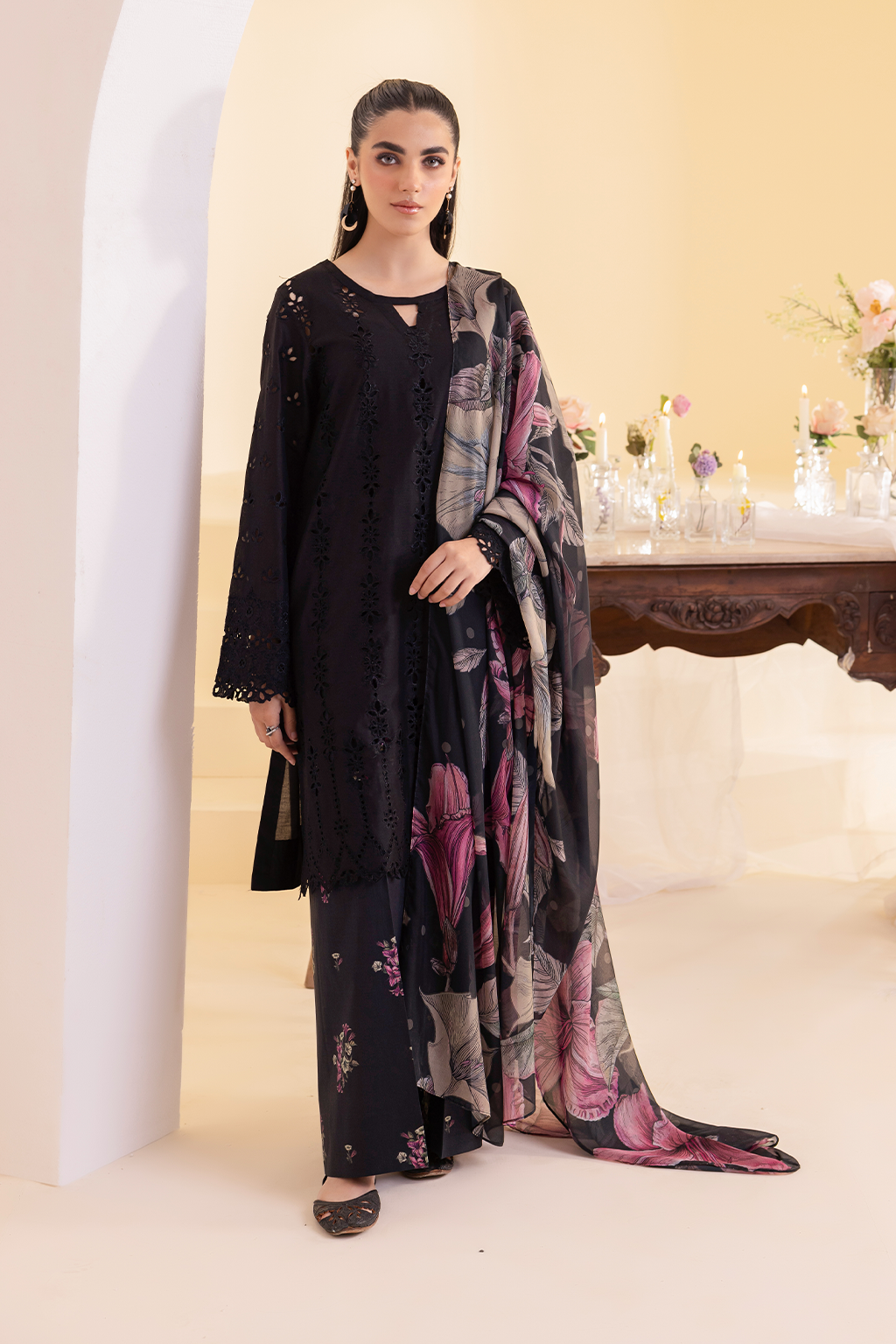 IZNIK - EMBROIDERED DHANAK 3PC WITH WHOOL SHAWAL (UNSTITCHED)