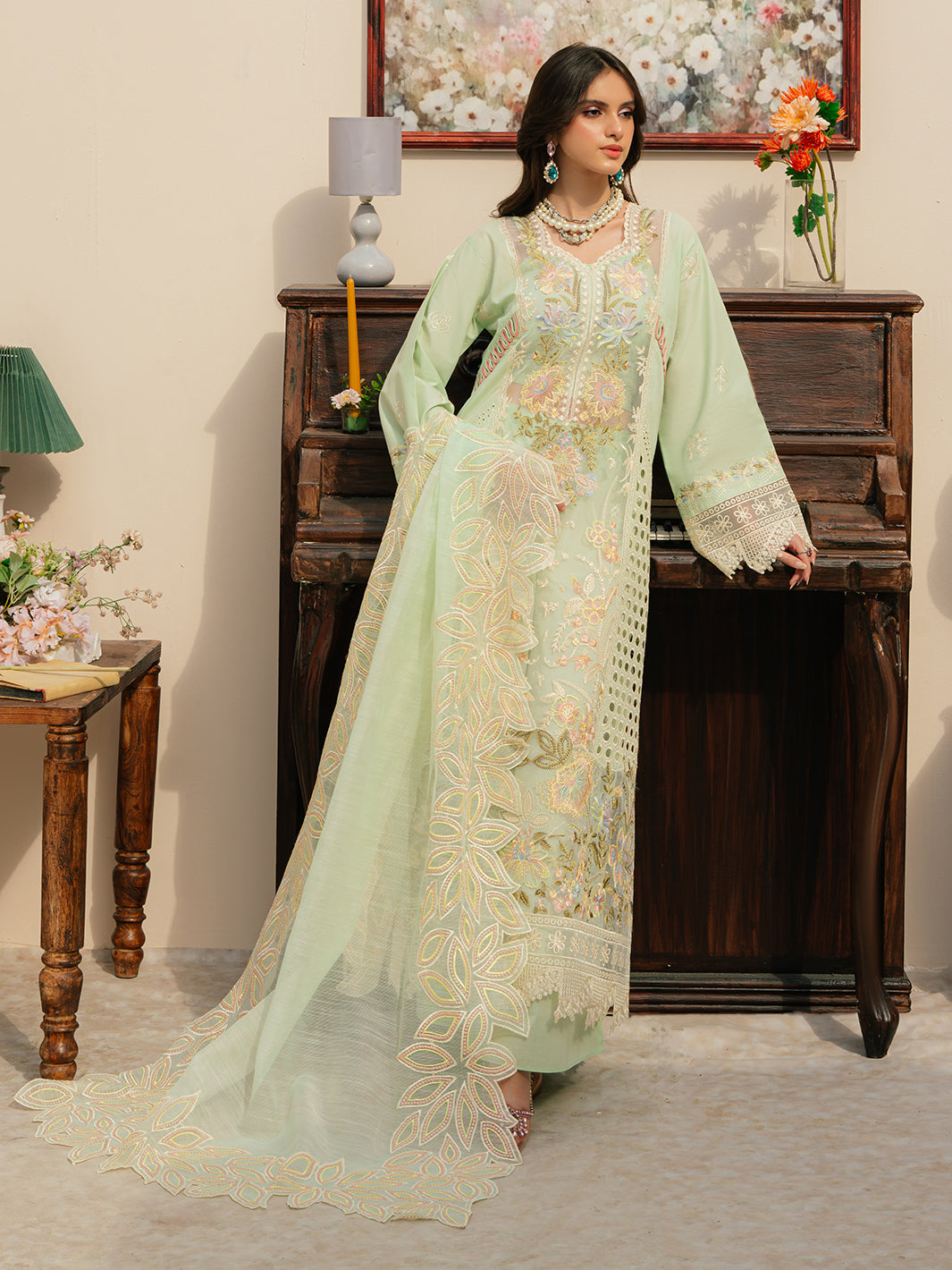 MAHNUR | CAROLINE | 3 PC LUXURY LAWN (SYT-490)