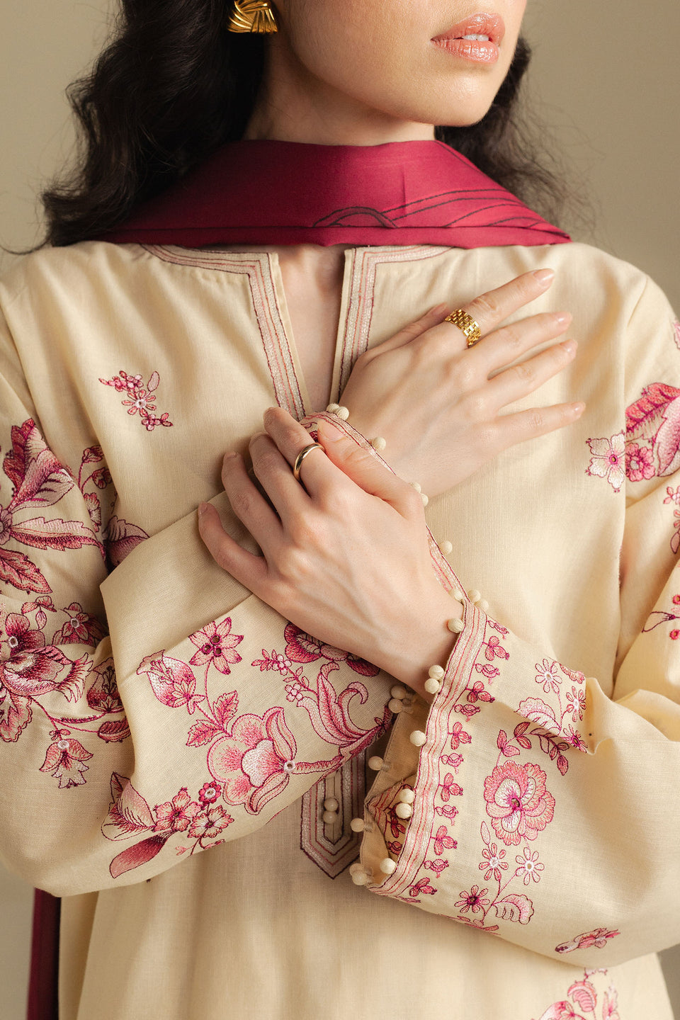 ZARA SHAHJAHAN -3PC DHANAK EMBROIDERED SHIRT WITH COUTRAI PRINT SHAWL AND TROUSER (SYT-232)