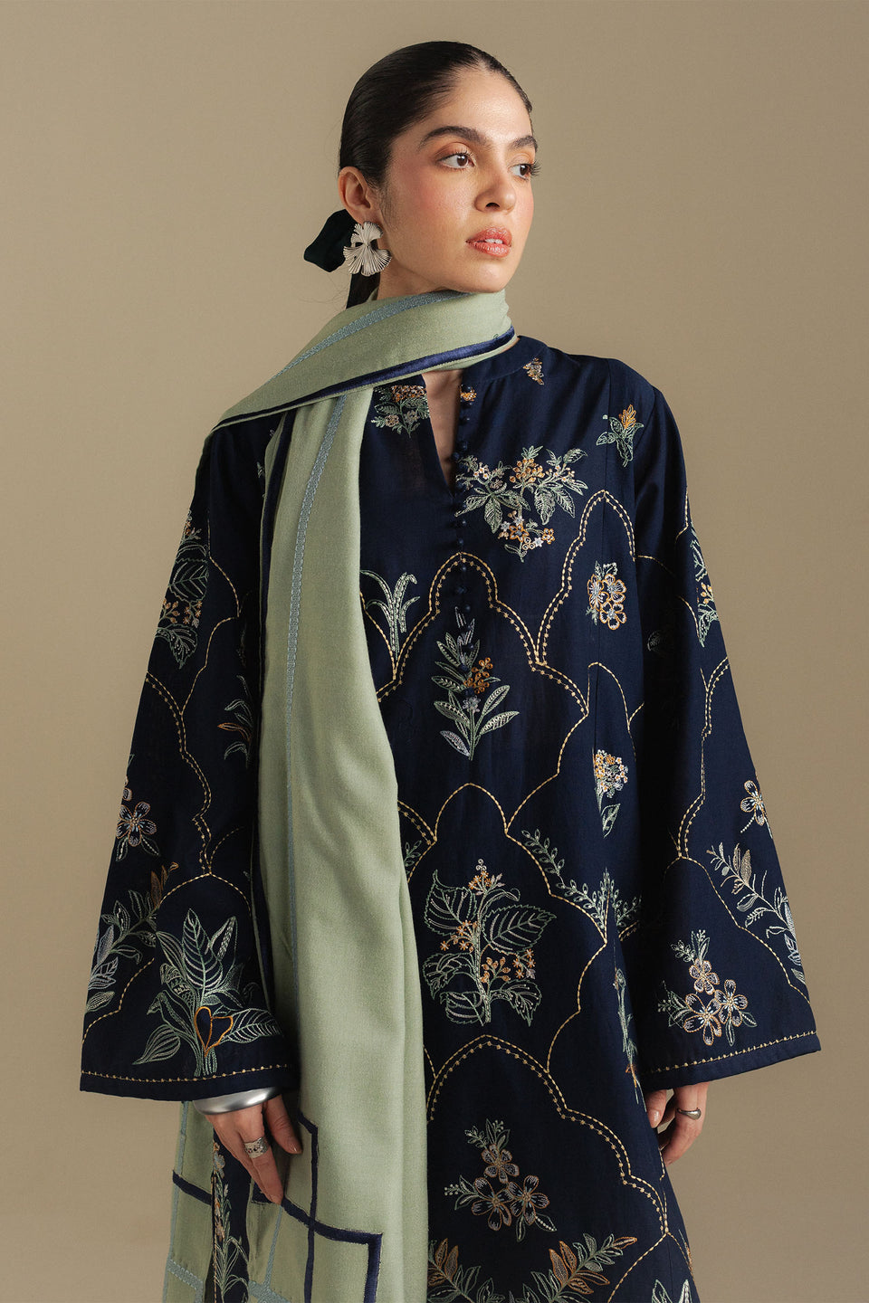 ZARA SHAHJAHAN -3PC DHANAK EMBROIDERED SHIRT WITH COUTRAI PRINT SHAWL AND TROUSER (SYT-232)