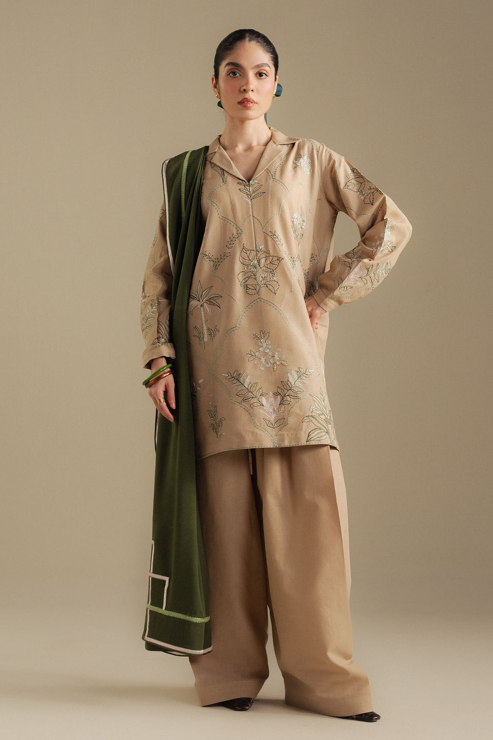 ZARA SHAHJAHAN -3PC DHANAK EMBROIDERED SHIRT WITH COUTRAI PRINT SHAWL AND TROUSER (SYT-233)