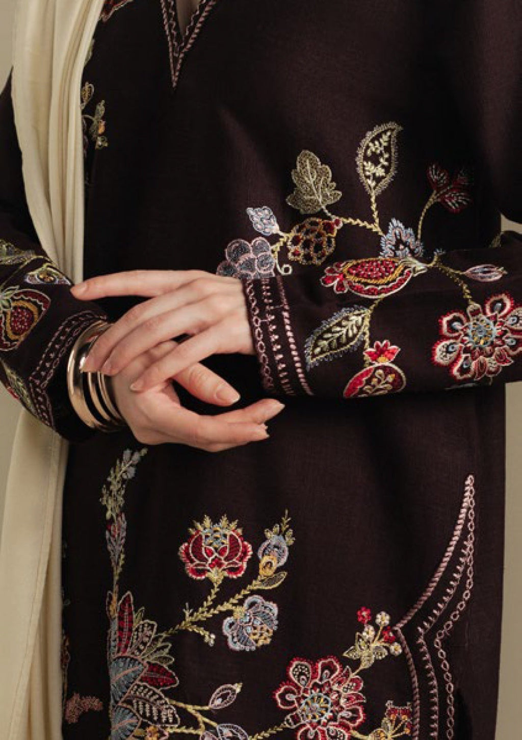ZARA SHAHJAHAN -3PC DHANAK EMBROIDERED SHIRT WITH COUTRAI PRINT SHAWL AND TROUSER (SYT-241)