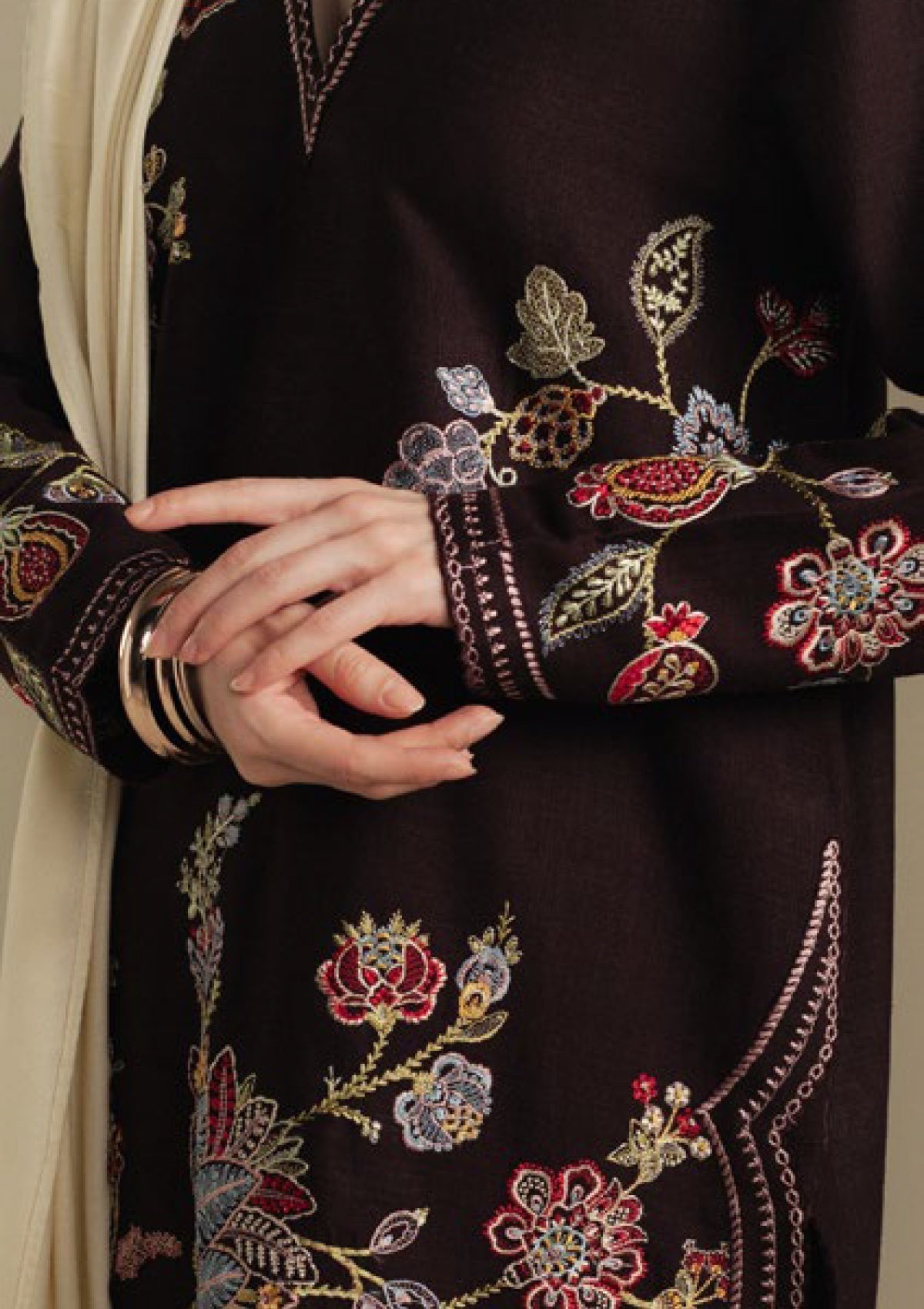 ZARA SHAHJAHAN -3PC DHANAK EMBROIDERED SHIRT WITH COUTRAI PRINT SHAWL AND TROUSER (SYT-241)