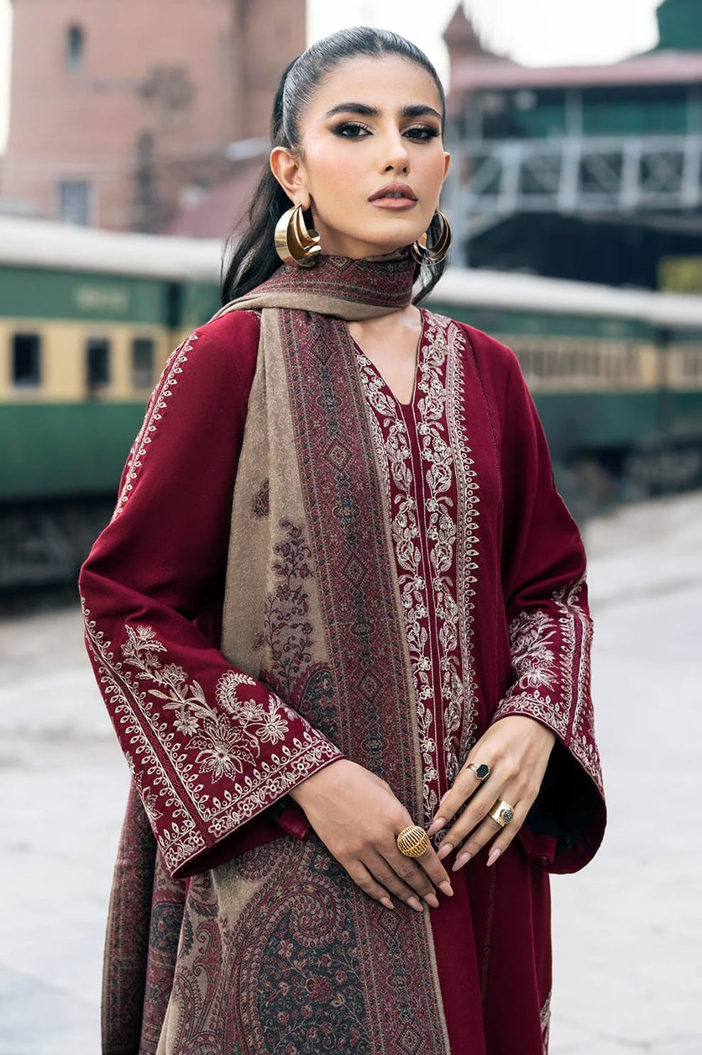 IZEL | UNSTITCHED LAWN 3PC