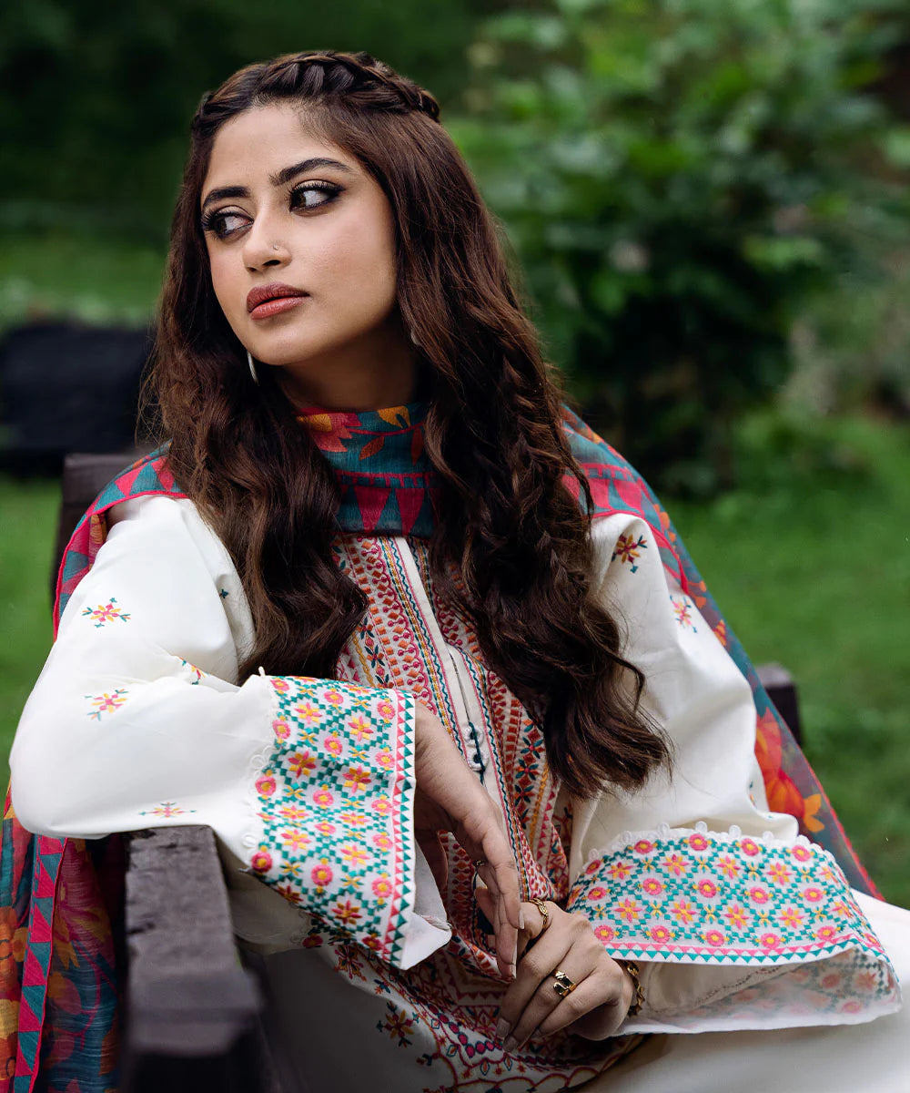Sapphire - 3 PC Unstitched Khaddar Embroidered Shirt with Printed Pashmina Twin Shawl and Trouser (SYT-142)