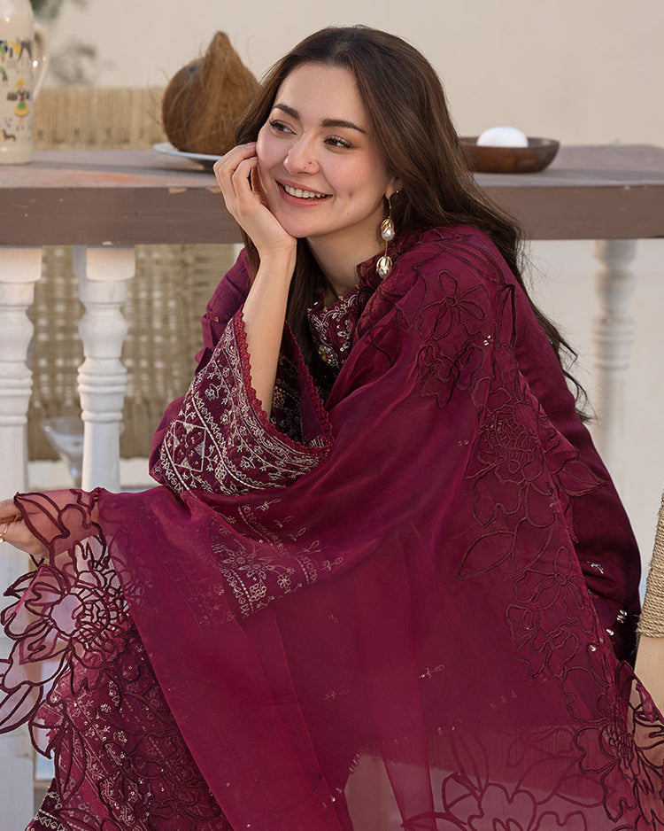 QALAMQAR-3PC DHANAK EMBROIDERED SHIRT WITH ORGANZA EMBROIDERED DUPATTA AND EMB TROUSER (SYT-144)