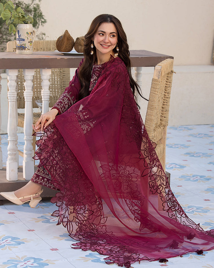 QALAMQAR-3PC DHANAK EMBROIDERED SHIRT WITH ORGANZA EMBROIDERED DUPATTA AND EMB TROUSER (SYT-144)
