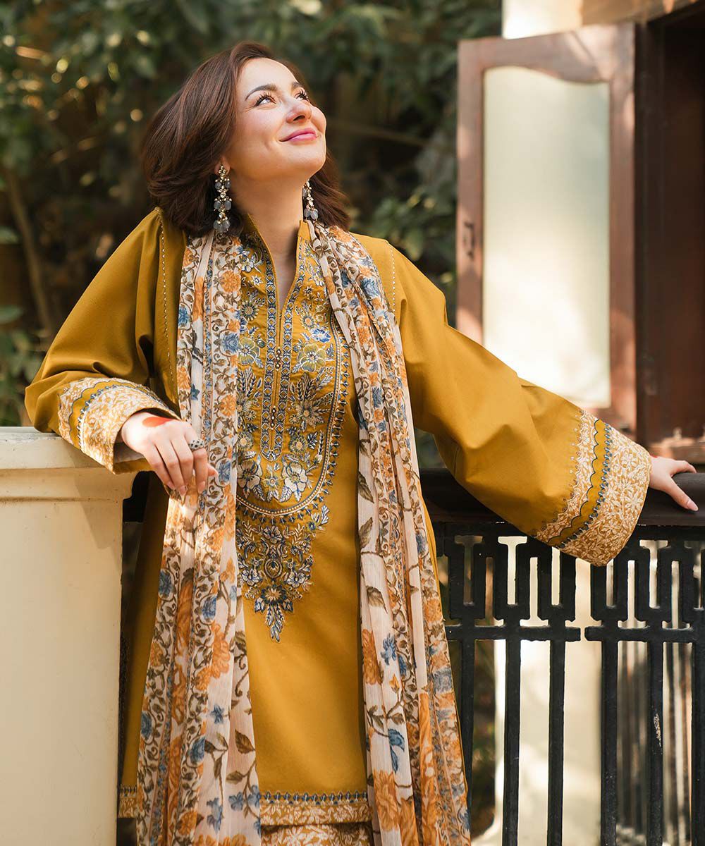 SAPPHIRE - UNSTITCHED 3PC EMBROIDERED DHANAK SUIT WITH PRINTED PASHMINA WOOL SHAWAL (SYT-182)