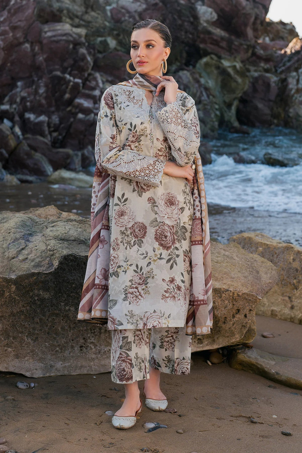 BAROUQE-3PC KARANDI PRINTED SHIRT WITH KARANDI PRINTED DUPATTA AND TROUSER