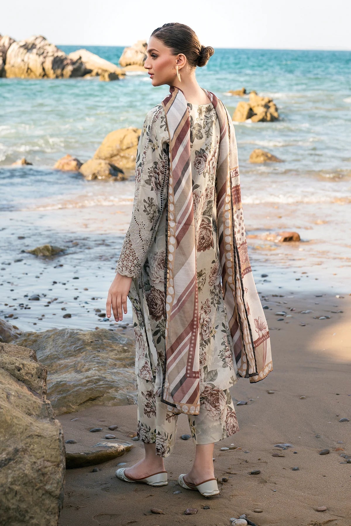 BAROUQE-3PC KARANDI PRINTED SHIRT WITH KARANDI PRINTED DUPATTA AND TROUSER